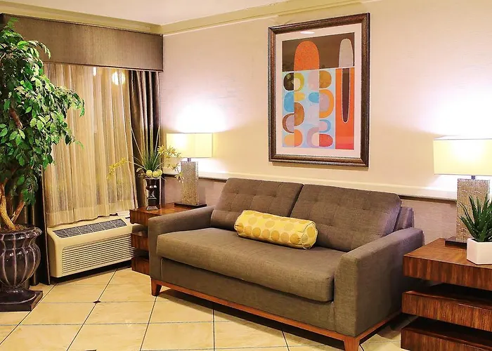 Hotel Baymont By Wyndham